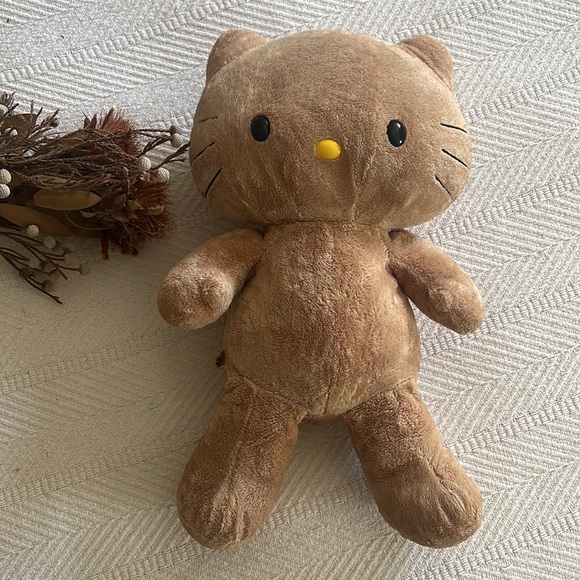 Hello Kitty Hawaiian Sun-kissed Plush | Build-A-Bear - Picture 9 of 9